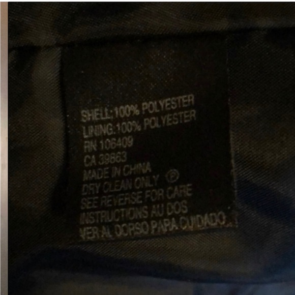 Tahari blazer size 2P - Picture 3 of 4